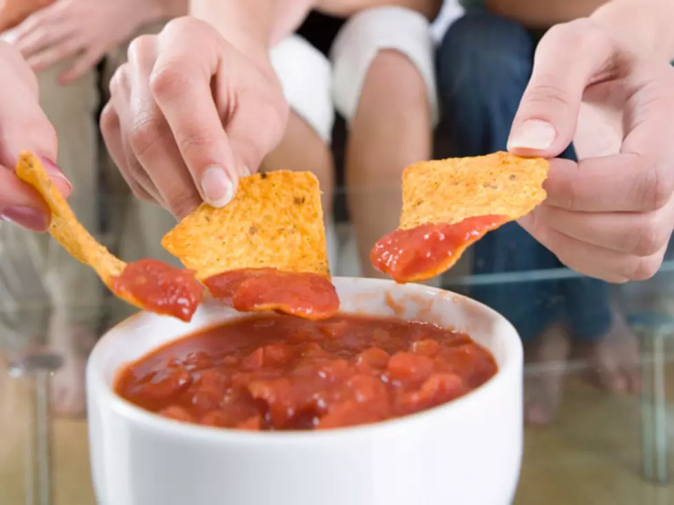 Men Are More Likely Than Women to Double-Dip a Chip