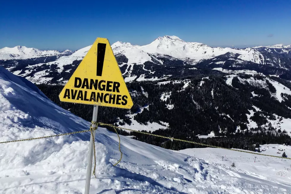 Huge Avalanche in Idaho Forces 40 Foot of Snow and Road Closure