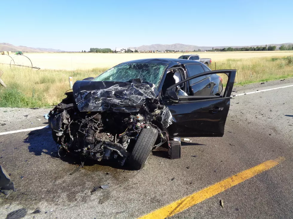 Three Injured in Two-vehicle Crash South of Bellevue